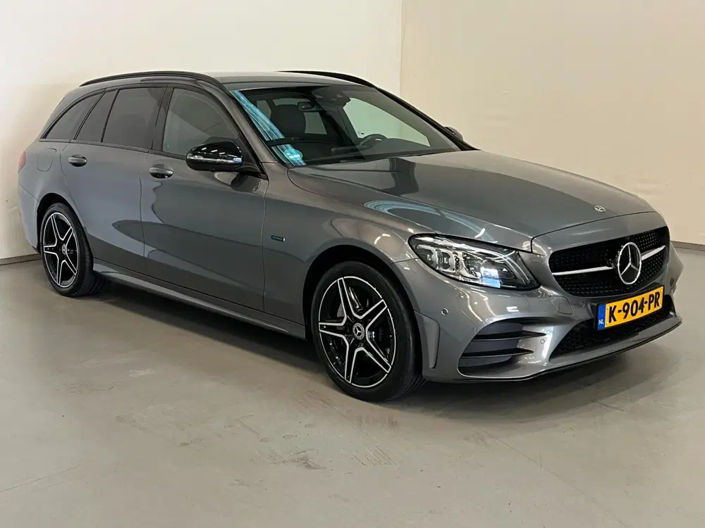 Mercedes-Benz C-Klasse 300e uit 2021, foto 2