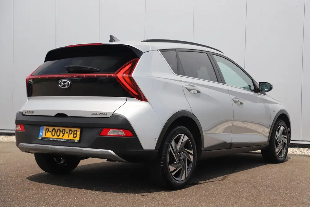 Hyundai BAYON 1.0 T-GDI Premium Navigatie Achteruitrijca uit 2022, foto 4