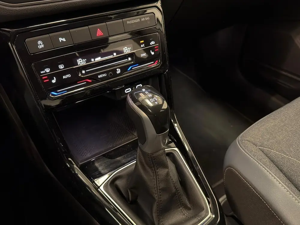 Volkswagen T-Cross 1.0 TSI Style Edition / Carplay / IQ-Ligh uit 2024, foto 20