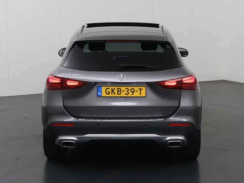 Mercedes-Benz GLA 180 Star Edition Luxury Line uit 2024, foto 4