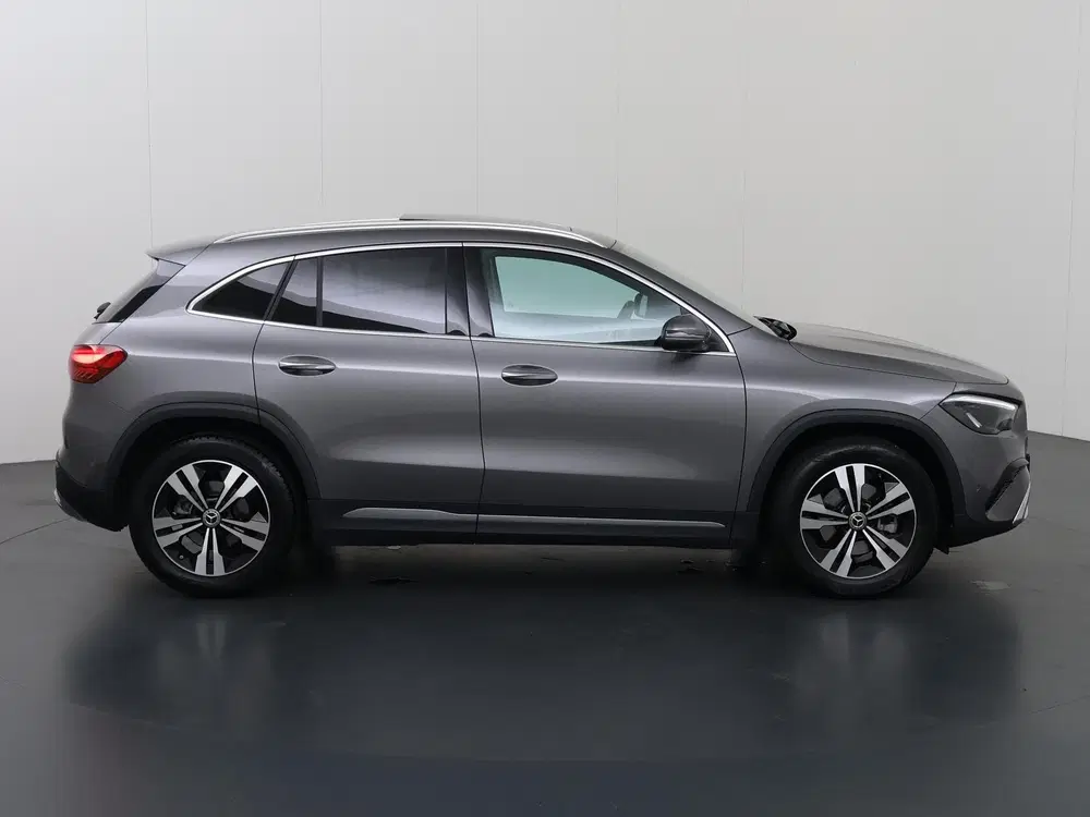 Mercedes-Benz GLA 180 Star Edition Luxury Line uit 2024, foto 6