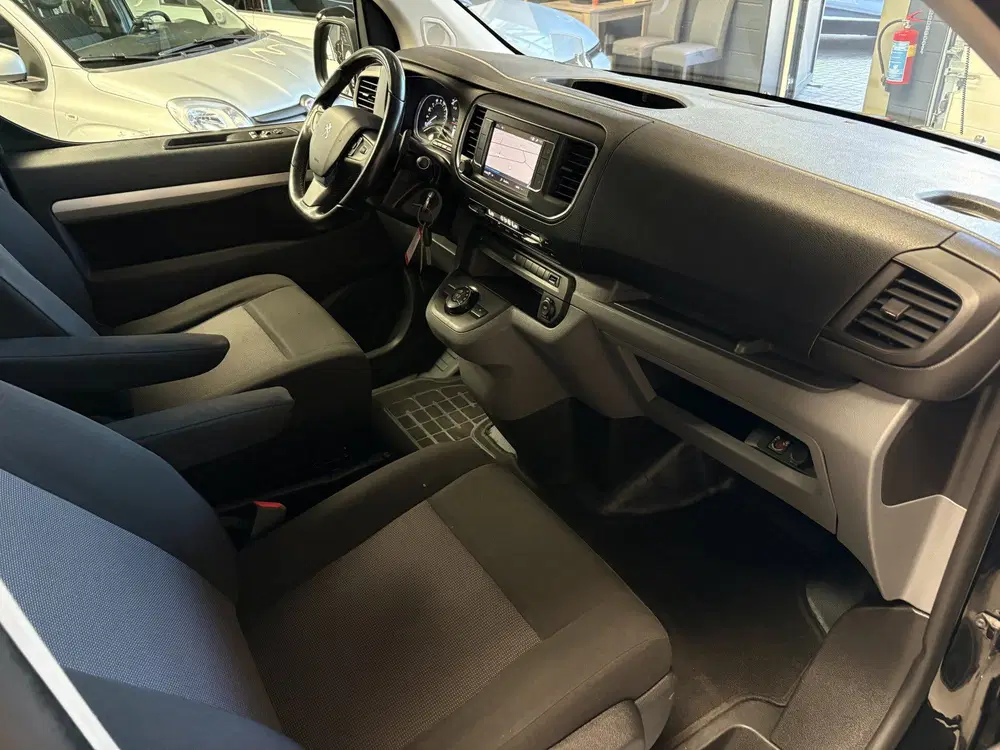 Peugeot Expert 2.0 BlueHDI 180 Long Asphalt DC Adapt. Cru uit 2020, foto 12