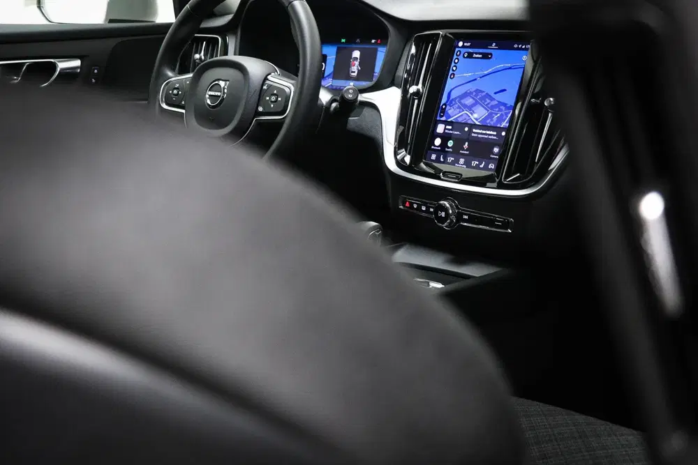 Volvo V60 2.0 B3 Essential uit 2022, foto 12
