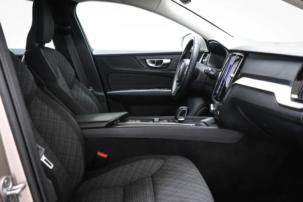 Volvo V60 2.0 B3 Essential uit 2022, foto 8
