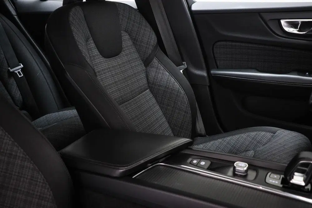 Volvo V60 2.0 B3 Essential uit 2022, foto 9
