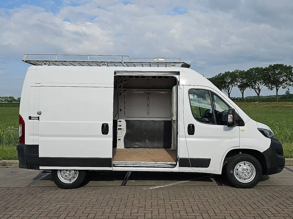 Peugeot Boxer 2.2 l2h2 imperiaal navi uit 2021, foto 16