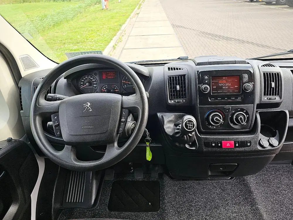 Peugeot Boxer 2.2 l2h2 imperiaal navi uit 2021, foto 8