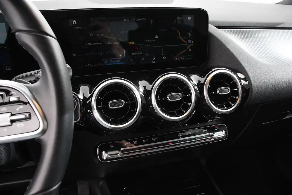 Mercedes-Benz GLA 200 163pk Automaat Progressive Navi uit 2021, foto 12