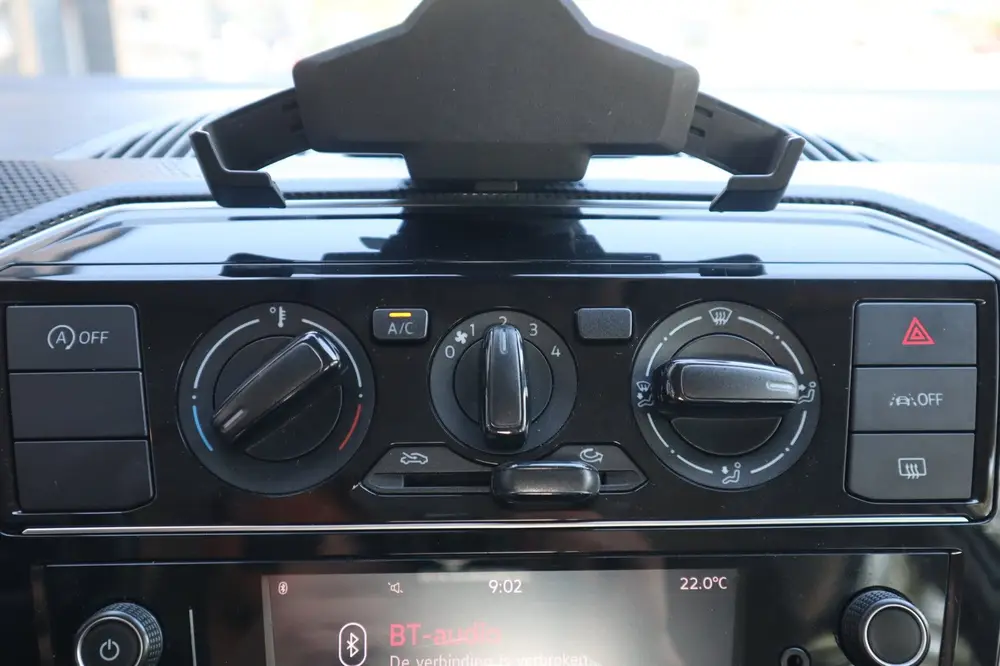 Volkswagen Up! uit 2023, foto 15