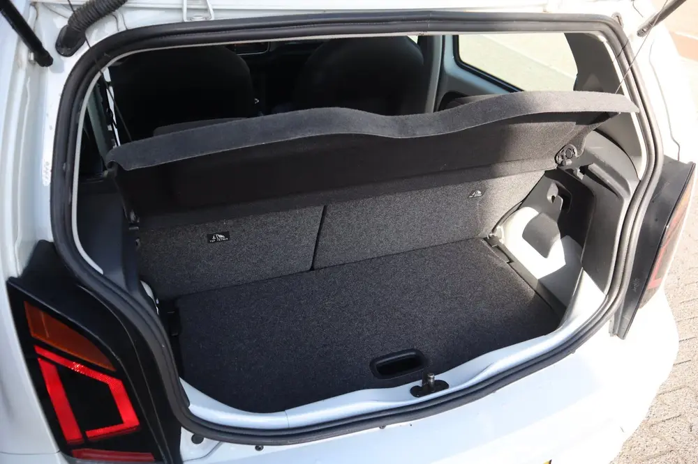 Volkswagen Up! uit 2023, foto 18