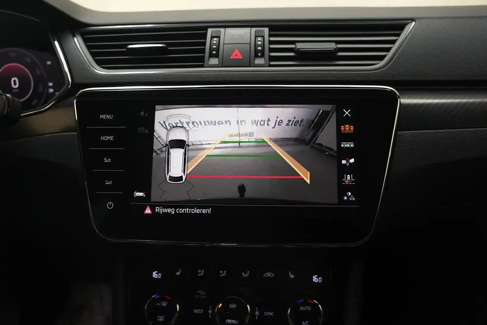 Skoda Superb COMBI 1.4 TSI iV PHEV Sportline Aut.[ Pano uit 2020, foto 7