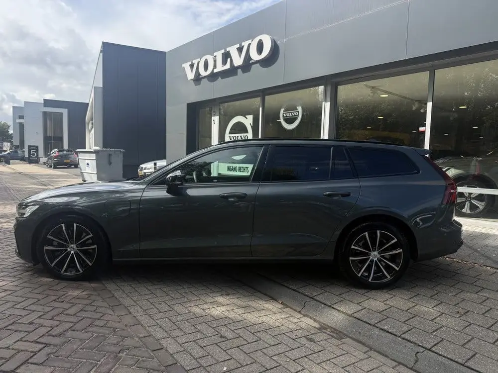 Volvo V60 T8 AWD Plus Dark uit 2026, foto 2