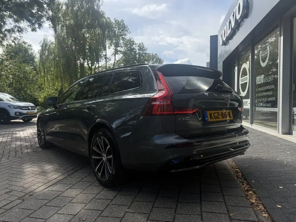 Volvo V60 T8 AWD Plus Dark uit 2026, foto 3