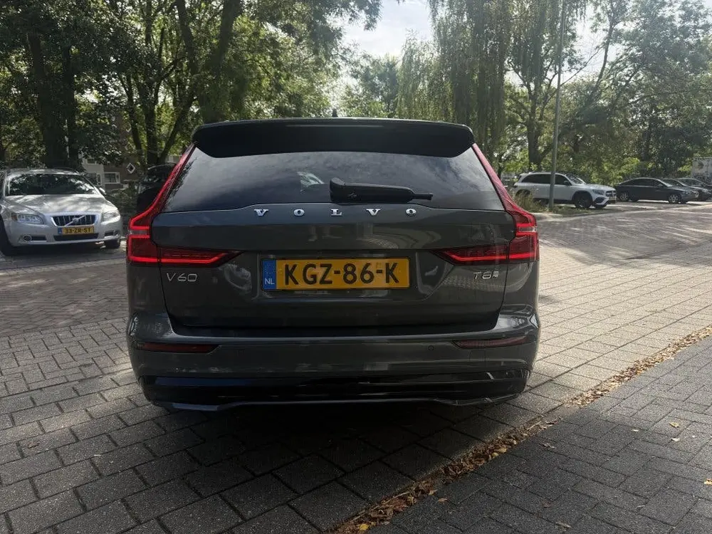 Volvo V60 T8 AWD Plus Dark uit 2026, foto 4