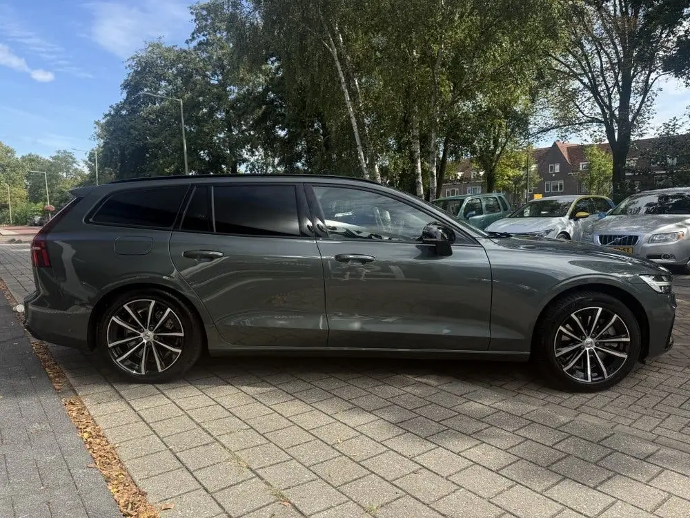 Volvo V60 T8 AWD Plus Dark uit 2026, foto 5