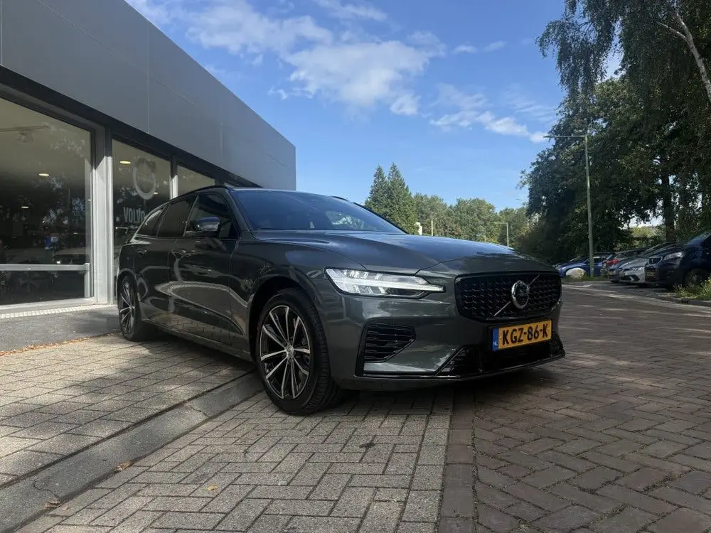 Volvo V60 T8 AWD Plus Dark uit 2026, foto 6
