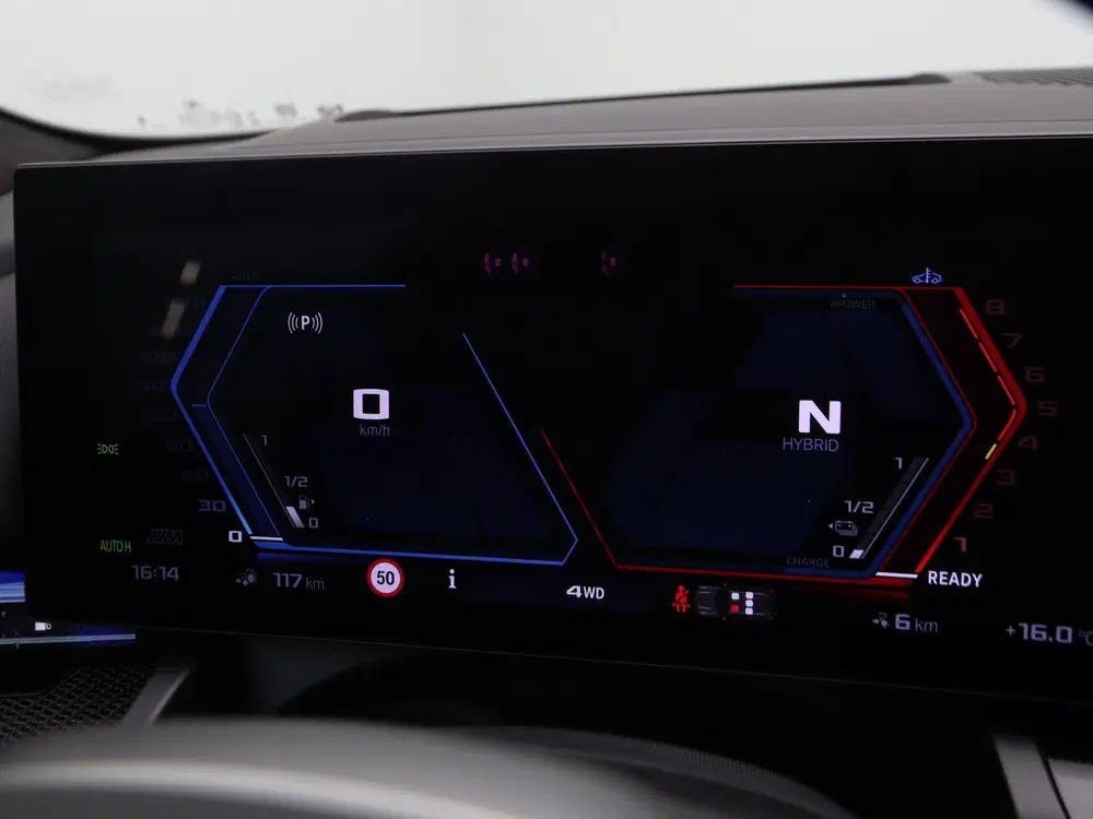 BMW M5 Touring Accu conditie 100% (bj 2025 uit 2025, foto 4