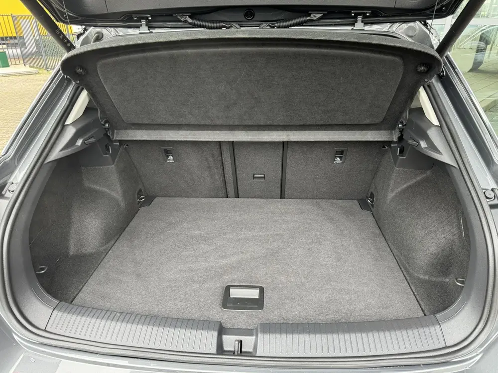 Volkswagen T-Roc 1.5 TSI 150pk Automaat / Panoramadak / Lede uit 2024, foto 15
