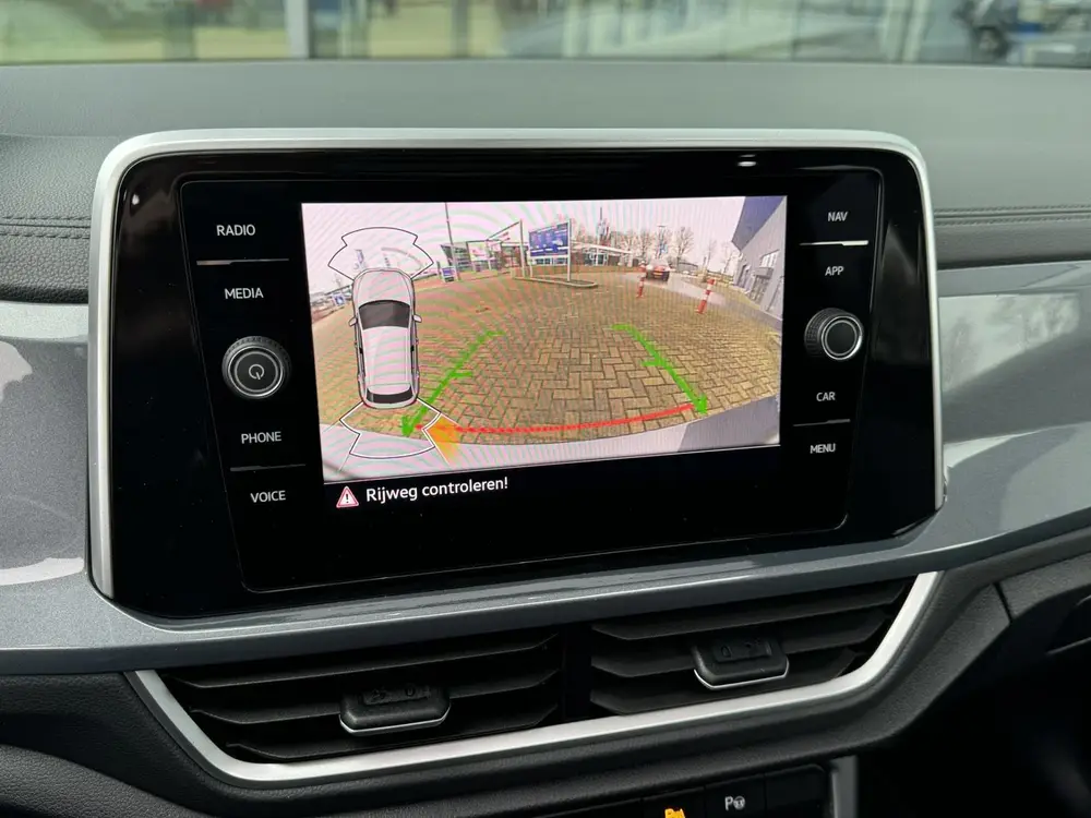 Volkswagen T-Roc 1.5 TSI 150pk Automaat / Panoramadak / Lede uit 2024, foto 9