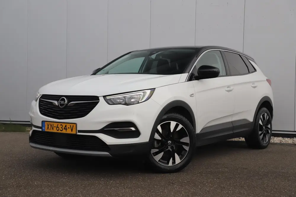 Opel Grandland X 1.2 Turbo Business Executive 131PK Automaa uit 2019, foto 2