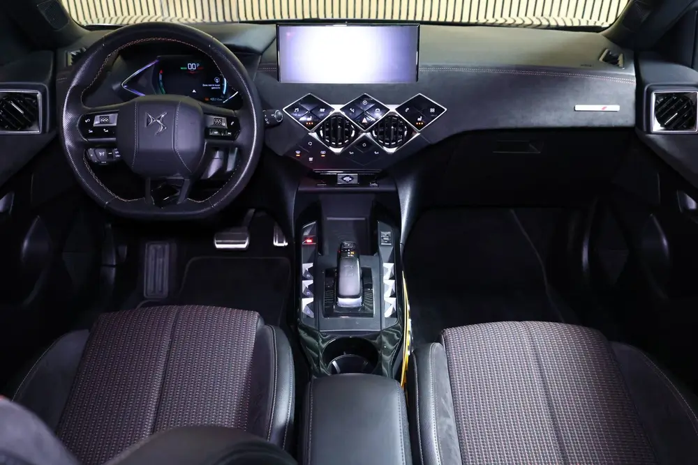 DS Automobiles 3 Crossback DS Ds 3 Crossback E-Tense PERFORMANCE AVM VIRTUAL NAVI HEADU uit 2020, foto 2