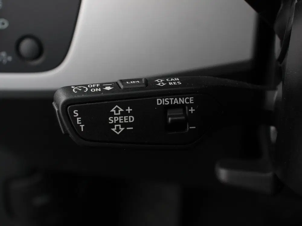 Audi A4 40 TFSI 205pk Automaat S Line Plus Navigat uit 2023, foto 16
