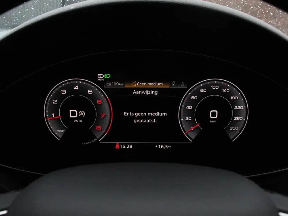 Audi A4 40 TFSI 205pk Automaat S Line Plus Navigat uit 2023, foto 2