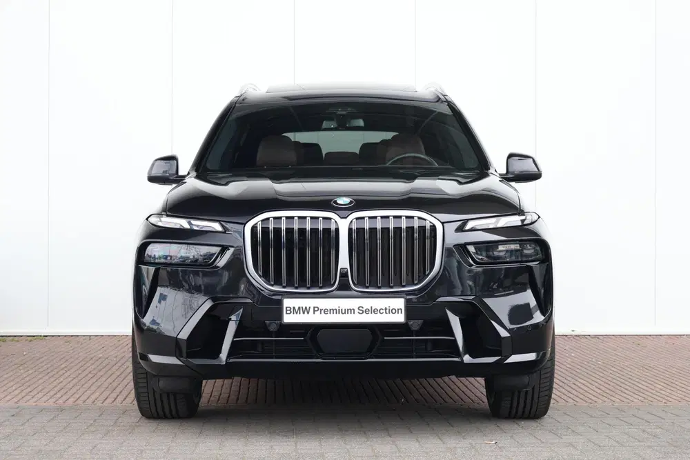 BMW X7 xDrive40i uit 2023, foto 2