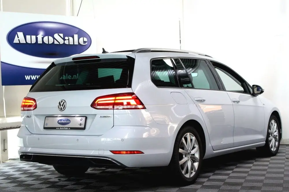 Volkswagen Golf Variant 1.5 TSI DSG Highline PANO VIRTUAL CA uit 2019, foto 3