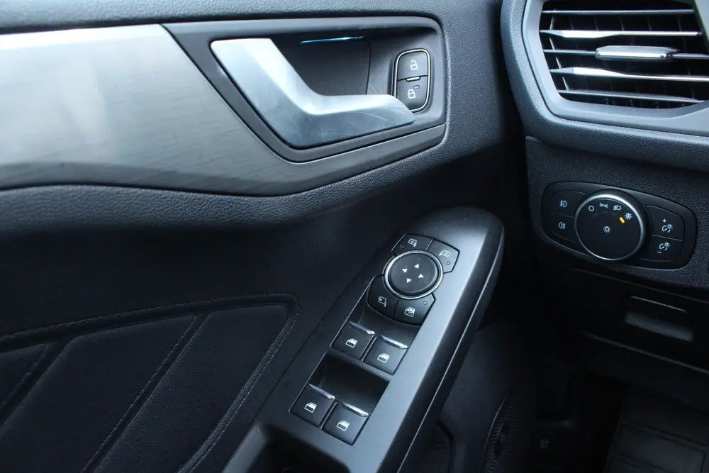 Ford Focus 1.5 EcoBoost 44000 km Titanium PANO B&O C uit 2019, foto 16