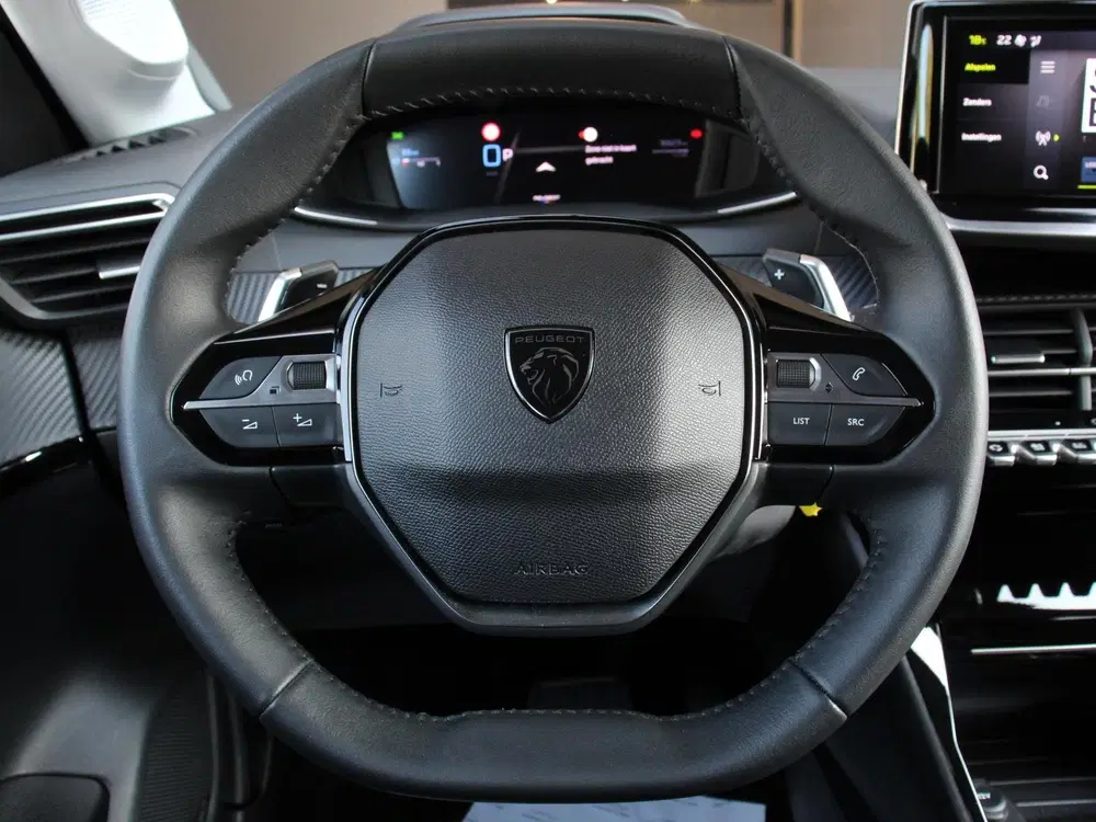 Peugeot 208 1.2 Hybrid 100PK Automaat Allure DEMO Navi uit 2025, foto 14