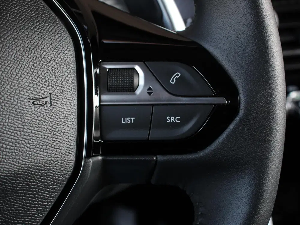 Peugeot 208 1.2 Hybrid 100PK Automaat Allure DEMO Navi uit 2025, foto 15