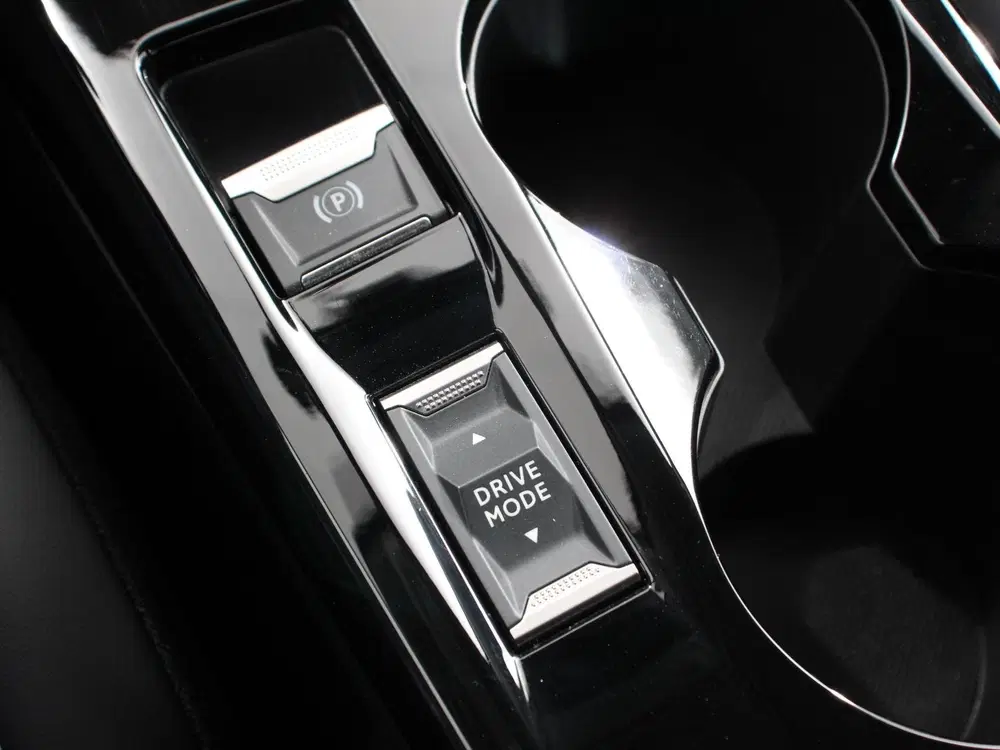 Peugeot 208 1.2 Hybrid 100PK Automaat Allure DEMO Navi uit 2025, foto 18