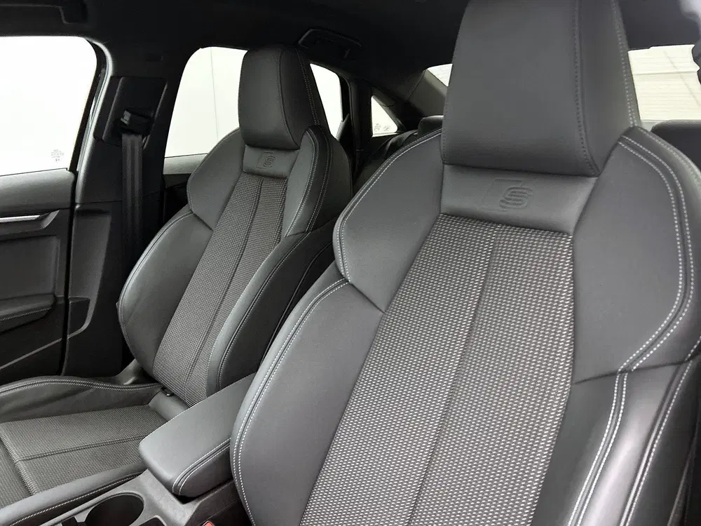 Audi A3 30 TFSI S edition DEMO Navigatie Apple C uit 2023, foto 11