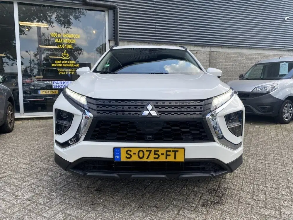 Mitsubishi Eclipse Cross 2.4 PHEV Prestige uit 2022, foto 2