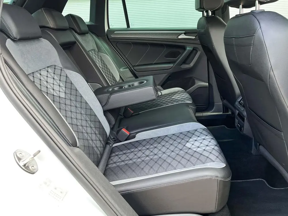 Volkswagen Tiguan 1.4 TSI eHybrid 245pk DSG R-Line Business uit 2023, foto 19