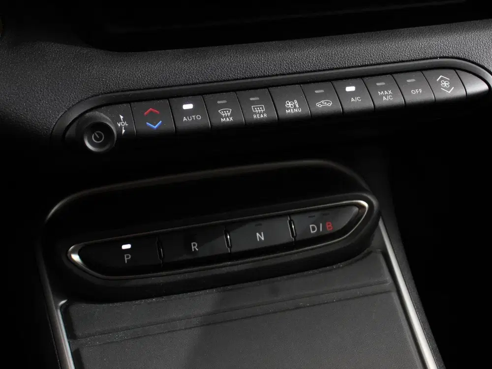 Jeep Avenger Summit 54 kWh SOH 96 uit 2024, foto 18
