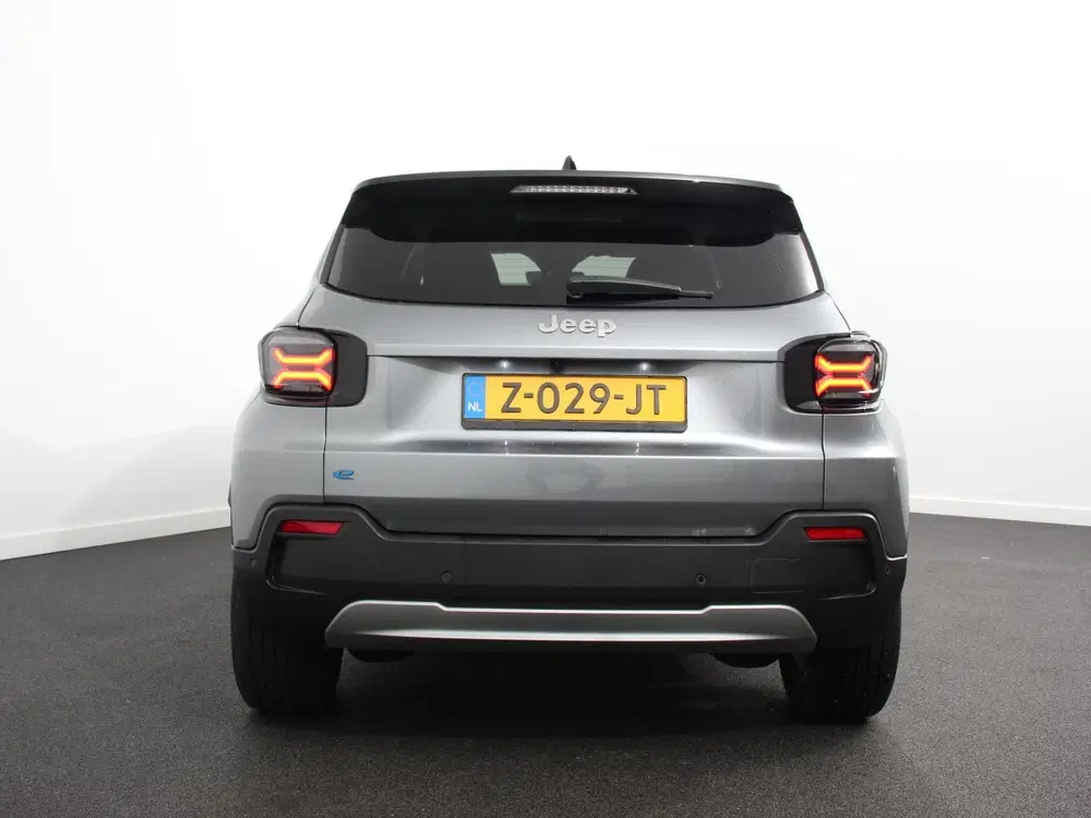 Jeep Avenger Summit 54 kWh SOH 96 uit 2024, foto 5