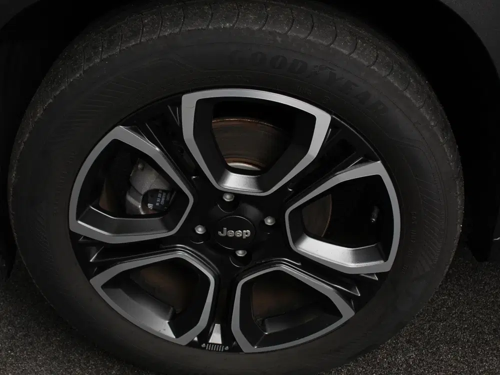 Jeep Avenger Summit 54 kWh SOH 96 uit 2024, foto 9