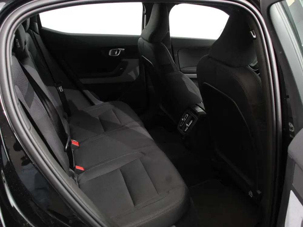 Polestar 2 Standard Range Single Motor 69 kWh DEMO 36 uit 2024, foto 12
