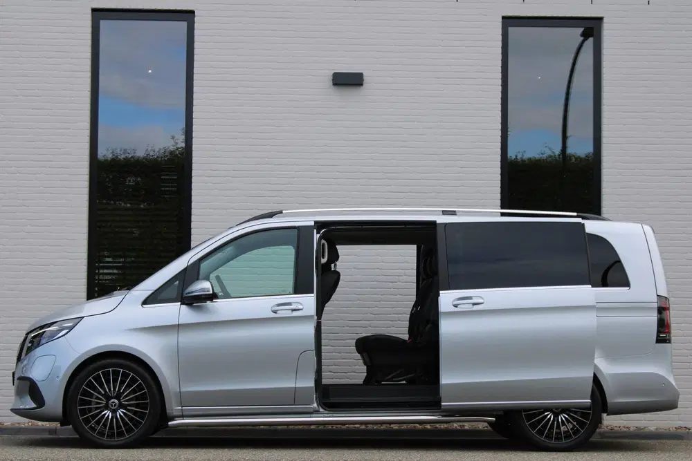 Mercedes-Benz EQV 300 L3 uit 2024, foto 14