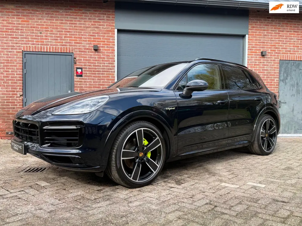 Porsche Cayenne 3.0 E-Hybrid l Bomvol l PDLS l Sport Chrono uit 2020