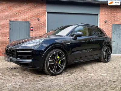 Porsche Cayenne 3.0 E-Hybrid l Bomvol l PDLS l Sport Chrono uit 2020