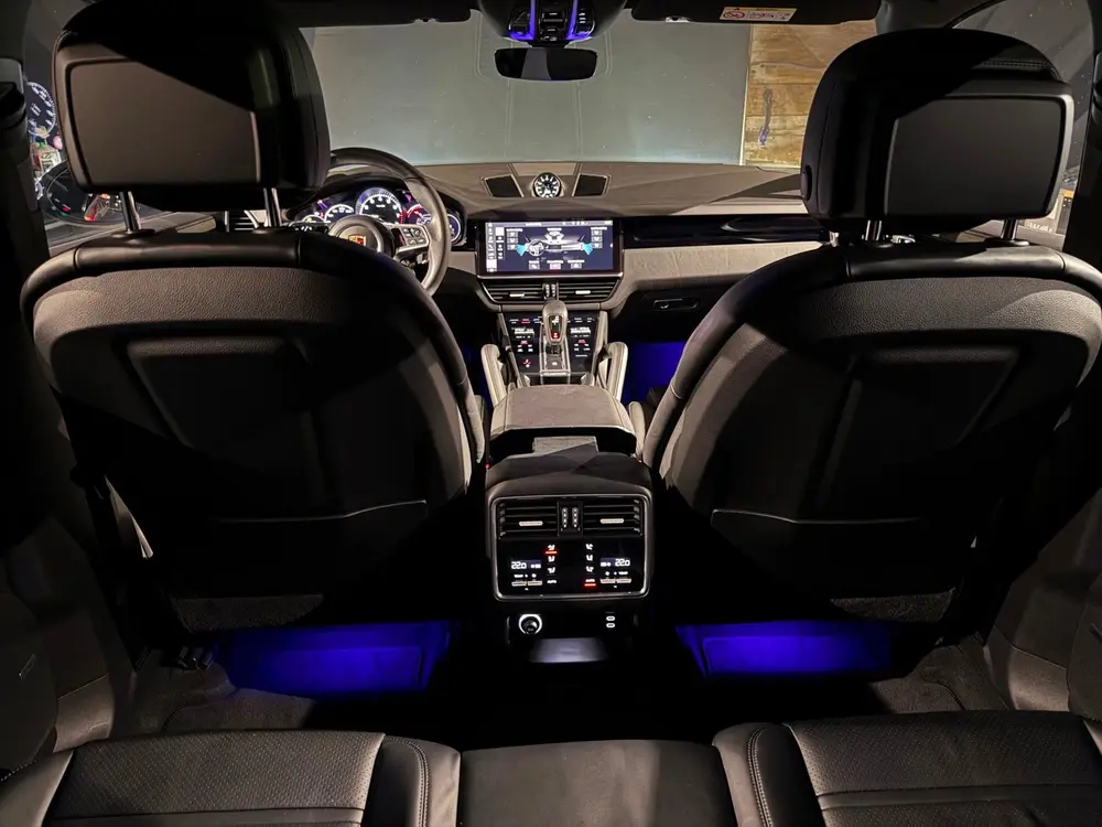 Porsche Cayenne 3.0 E-Hybrid l Bomvol l PDLS l Sport Chrono uit 2020, foto 11