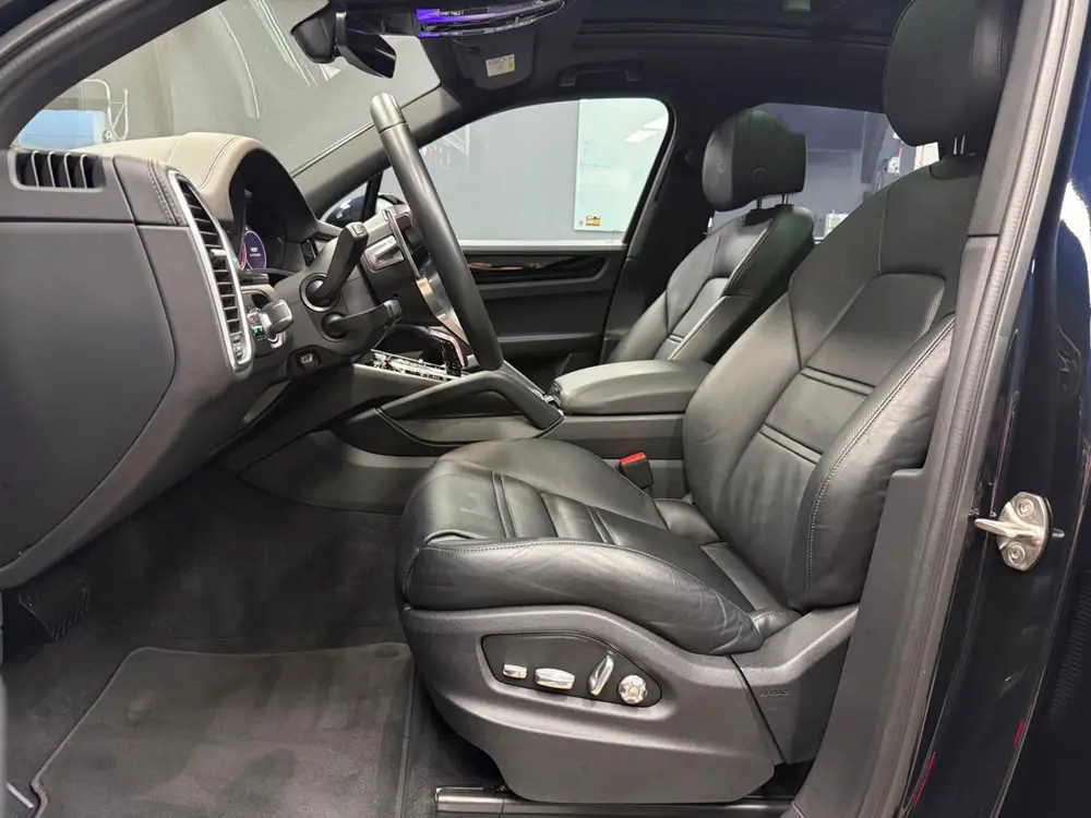 Porsche Cayenne 3.0 E-Hybrid l Bomvol l PDLS l Sport Chrono uit 2020, foto 12