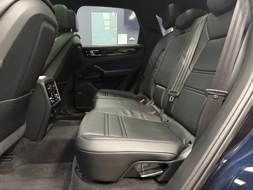 Porsche Cayenne 3.0 E-Hybrid l Bomvol l PDLS l Sport Chrono uit 2020, foto 13