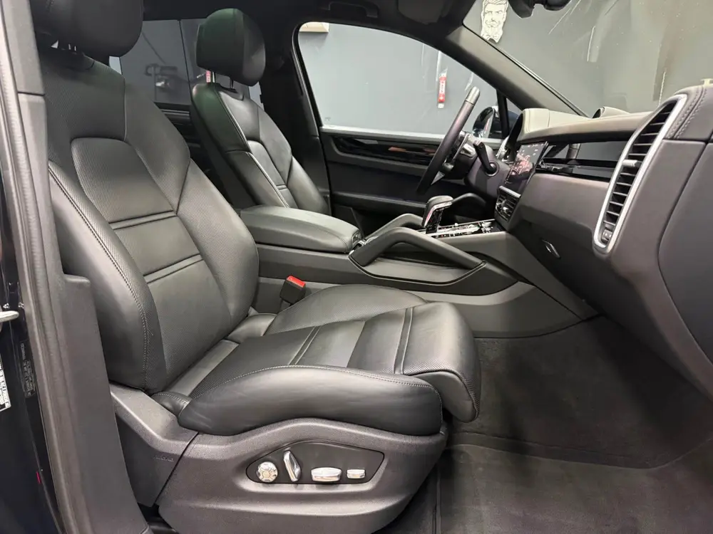 Porsche Cayenne 3.0 E-Hybrid l Bomvol l PDLS l Sport Chrono uit 2020, foto 15