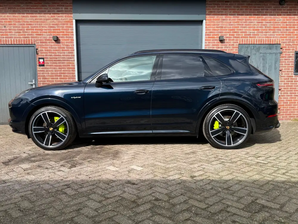 Porsche Cayenne 3.0 E-Hybrid l Bomvol l PDLS l Sport Chrono uit 2020, foto 3