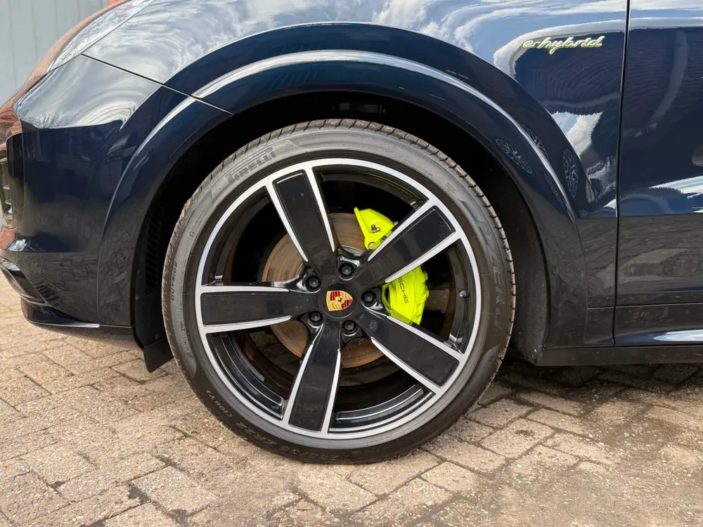 Porsche Cayenne 3.0 E-Hybrid l Bomvol l PDLS l Sport Chrono uit 2020, foto 6