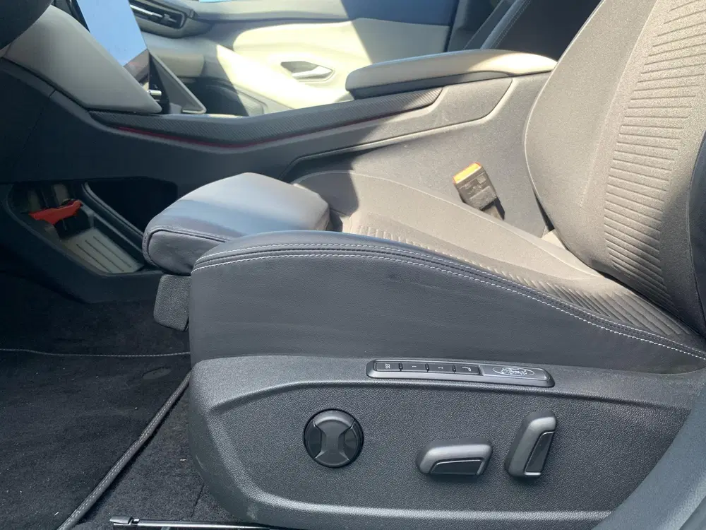 Ford Explorer Premium Extended Range AWD 79 kWh 340pk uit 2025, foto 14